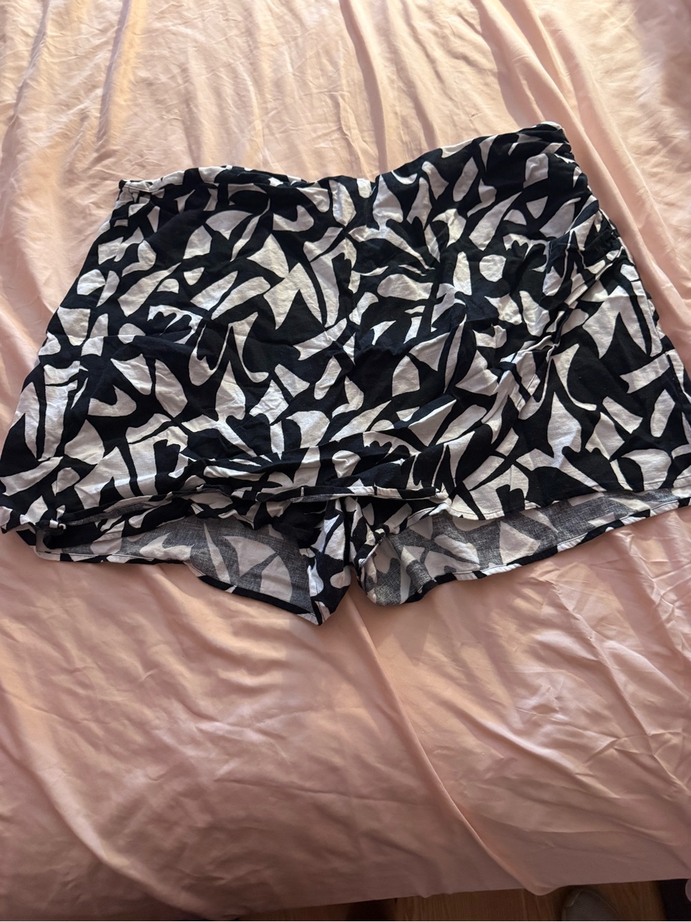a new day Black & White Abstract Print Women’s Shorts
